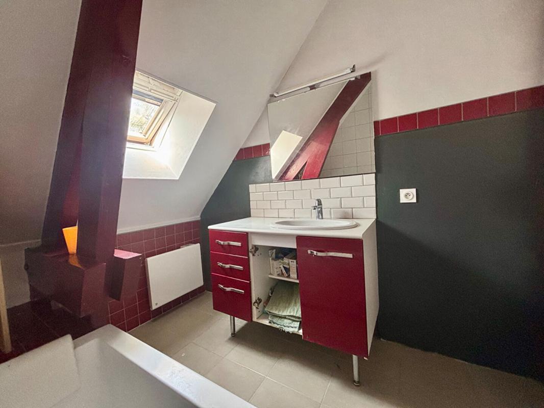 SAINT-GERVAIS-LA-FORET Maison 5 pièce(s) / garage/ jardin 15