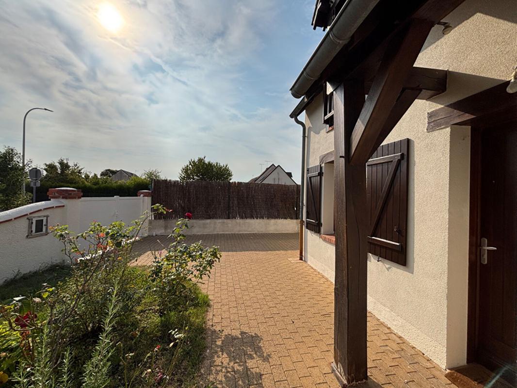 SAINT-GERVAIS-LA-FORET Maison 5 pièce(s) / garage/ jardin 4