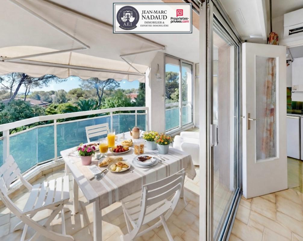 SAINT-RAPHAEL Studio à 600m coeur village, plage à pied, clim, au sein d'une véritable pinède 1