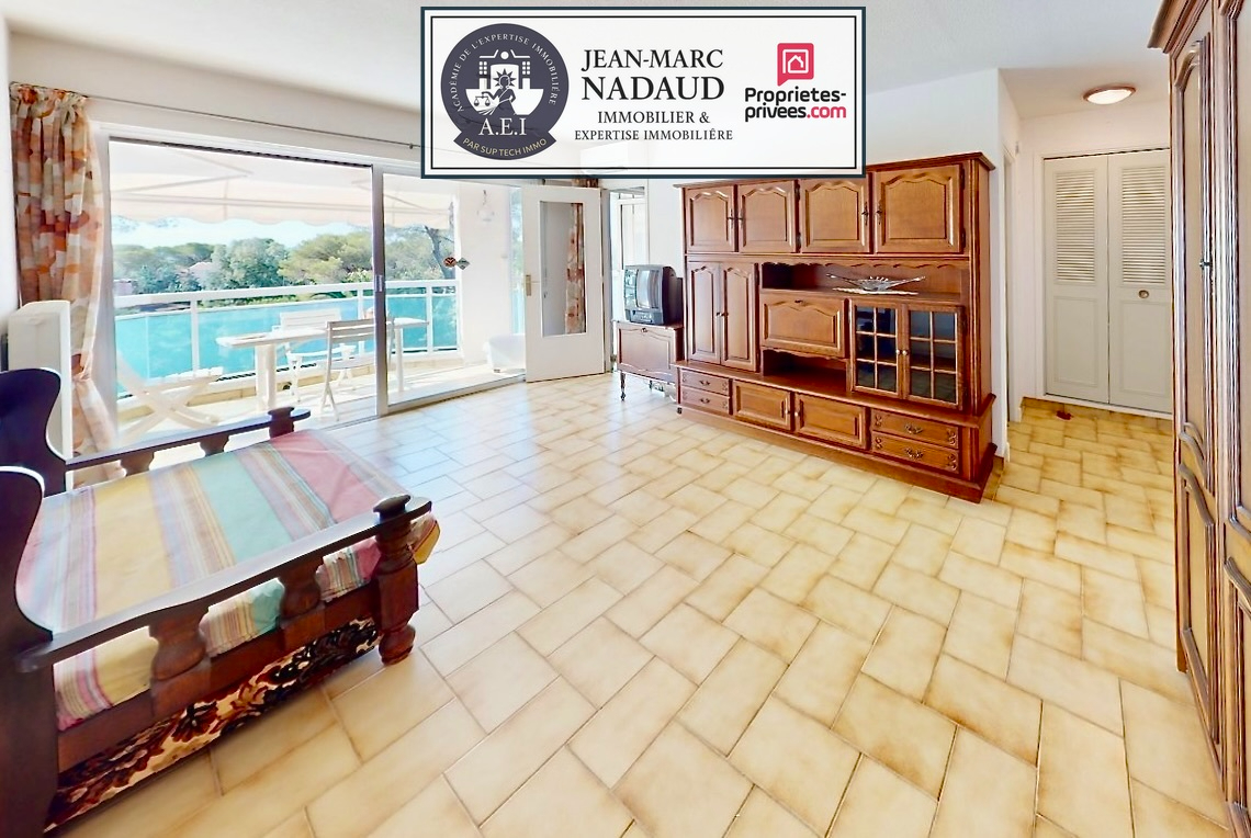 SAINT-RAPHAEL Studio à 600m coeur village, plage à pied, clim, au sein d'une véritable pinède 11