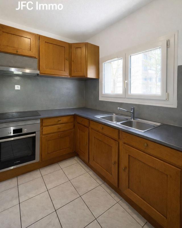 NEUILLY-SUR-MARNE Appartement Neuilly Sur Marne 2 pièce(s) 46 m2 1