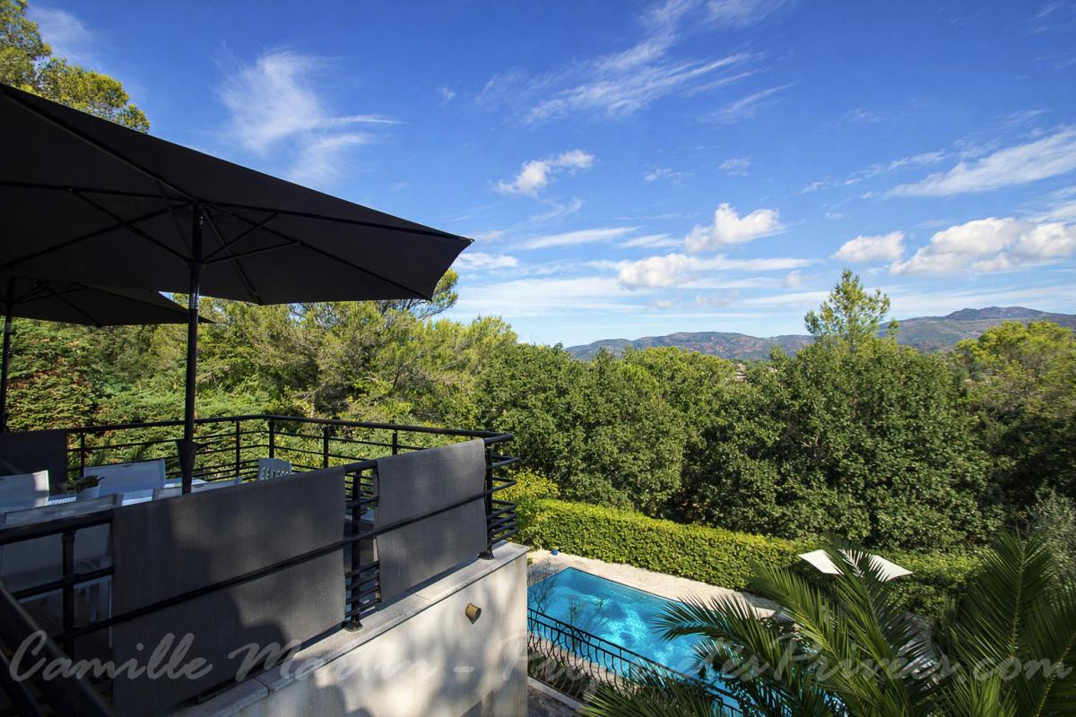 SAINT-RAPHAEL Coup de coeur à Valescure : villa avec piscine, appartement indépendant et vue dégagée sur l'Estérel 1
