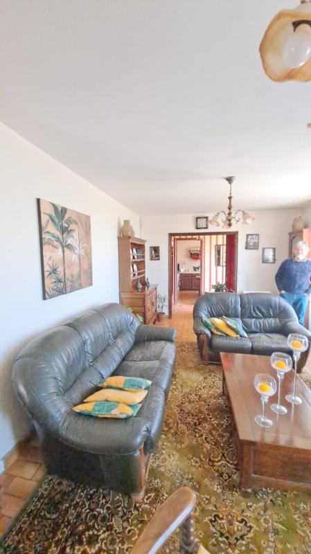 CHAMPFREMONT Beau pavillon au calme 8