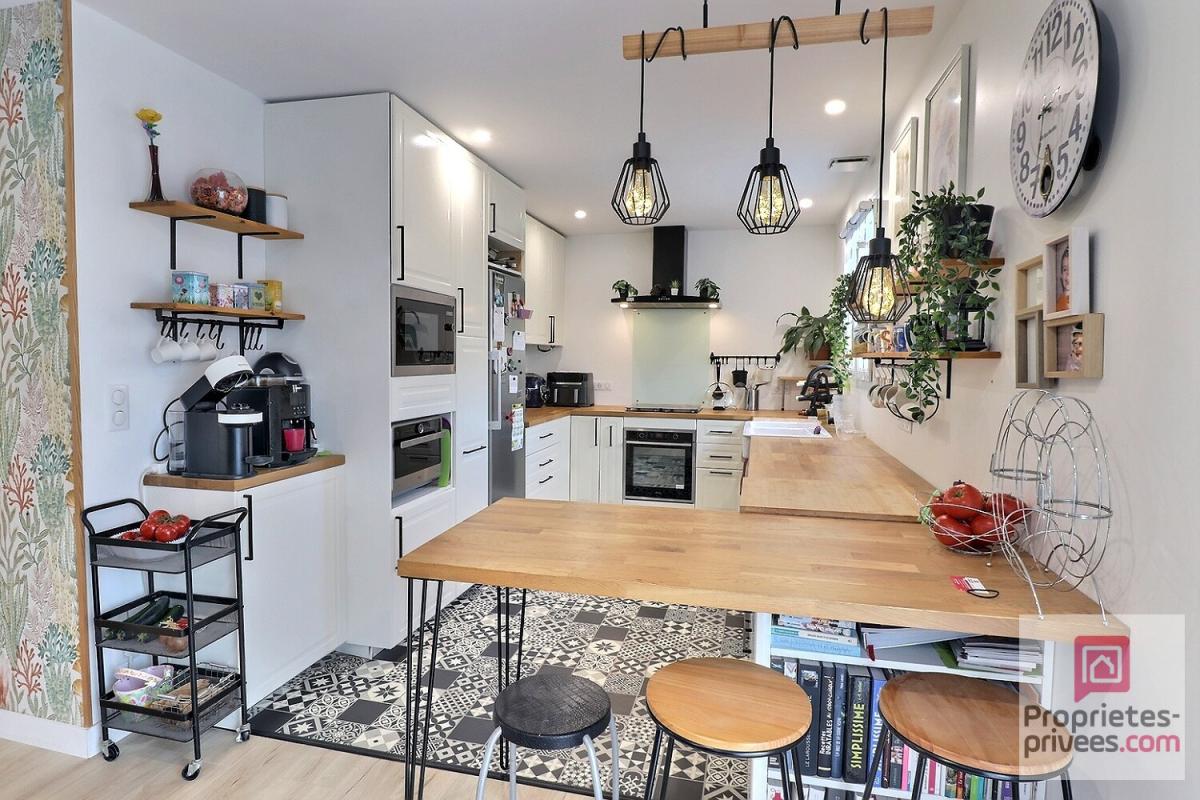 SAINT-HIPPOLYTE Lumineuse Maison de plain-pied de 2006 - 117 m2 habitables - 4 chambres dont 1 suite parentale - cellier - cabanons de jardin 3