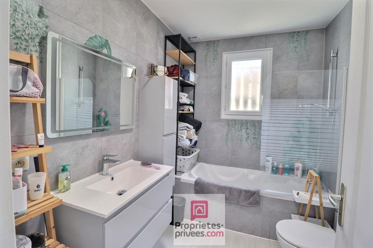 SAINT-HIPPOLYTE Lumineuse Maison de plain-pied de 2006 - 117 m2 habitables - 4 chambres dont 1 suite parentale - cellier - cabanons de jardin 8