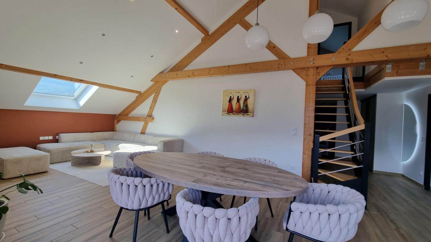 LATHUILE Appartement Lathuile 4 pièces 143.16 m2 (97.70 Loi Carrez) 1