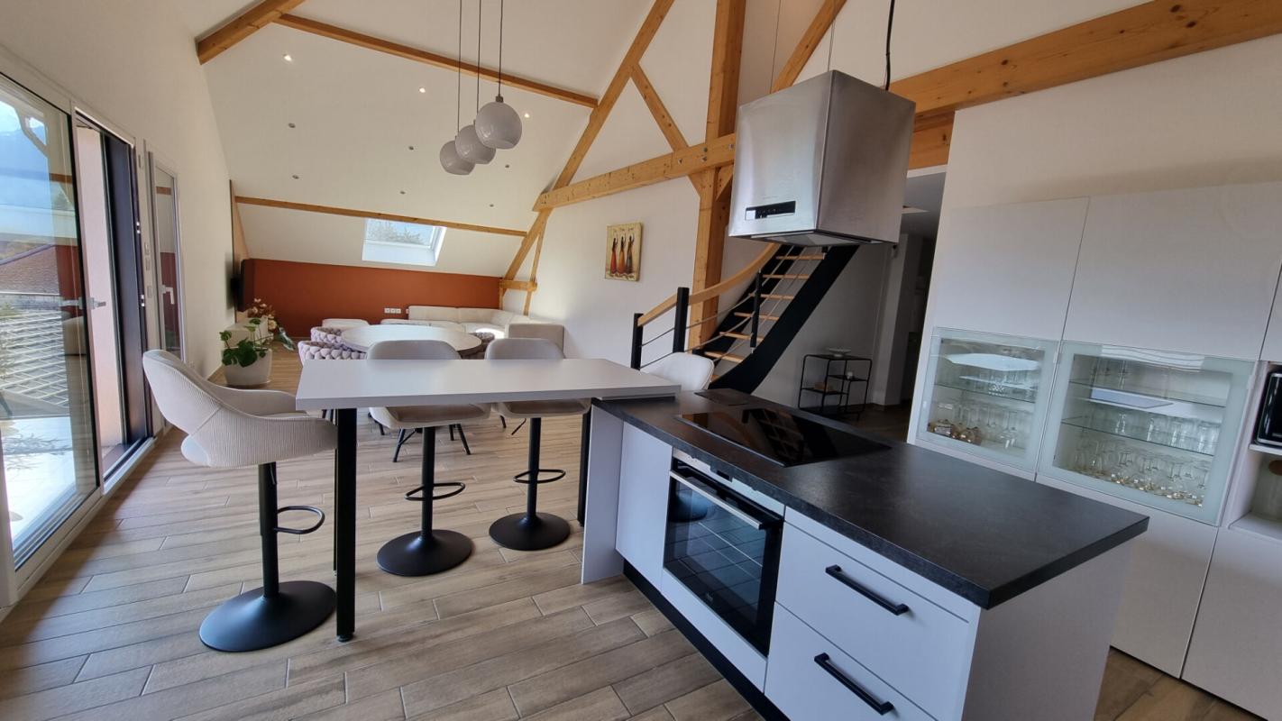 LATHUILE Appartement Lathuile 4 pièces 143.16 m2 (97.70 Loi Carrez) 2