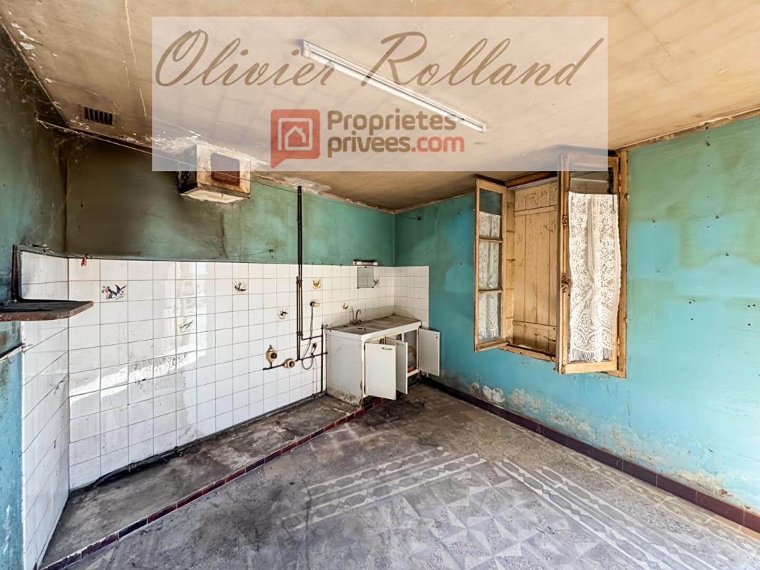 LONGUE-JUMELLES 49160 - Longué-Jumelles Maison de bourg  à rénover intégralement 2