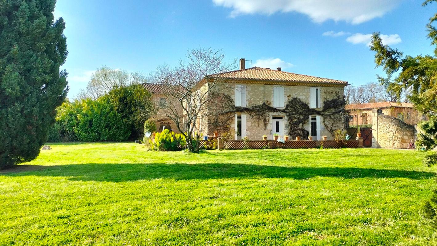 SAINTE-MARIE Maison Sainte Marie 8 pièce(s) 260 m2 1