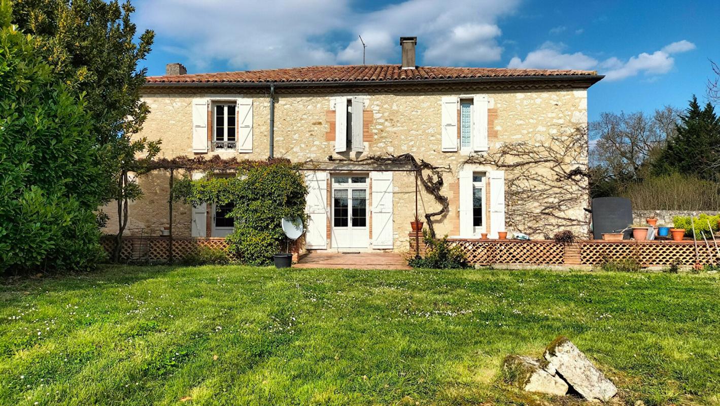 SAINTE-MARIE Maison Sainte Marie 8 pièce(s) 260 m2 2