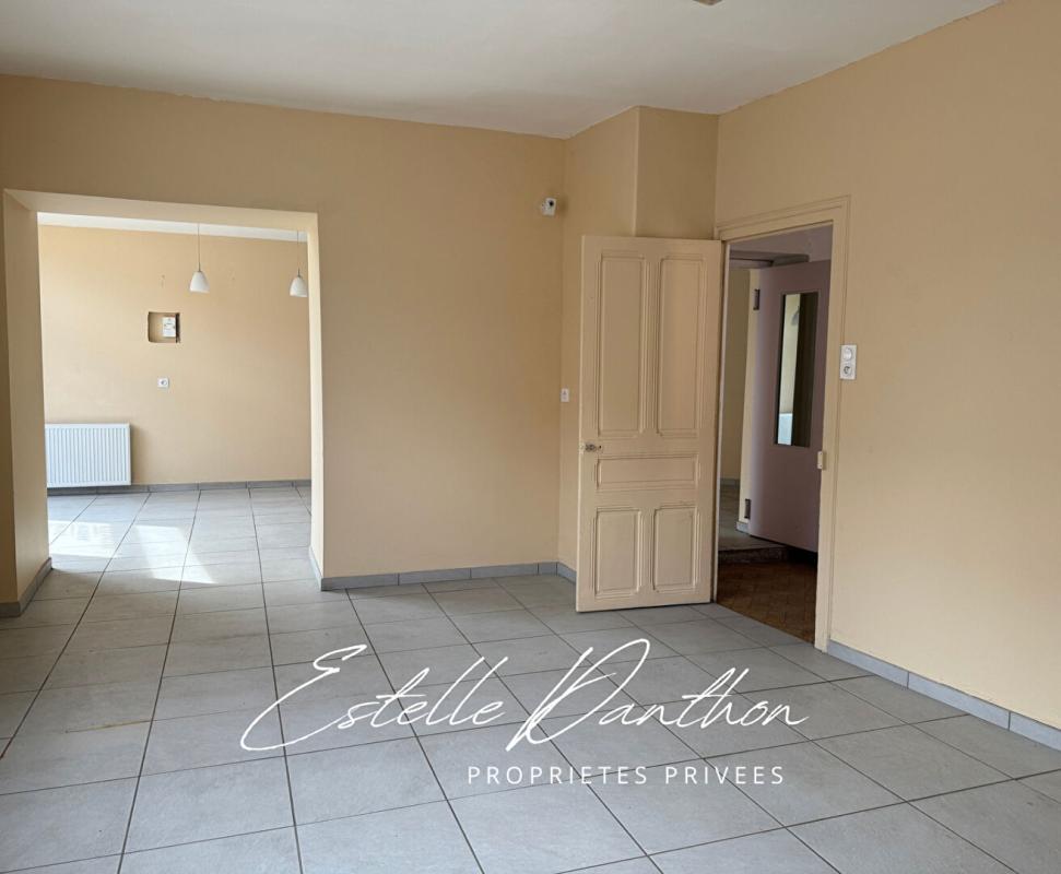 PAJAY Maison avec appartement et grande dépendance aménageable 11