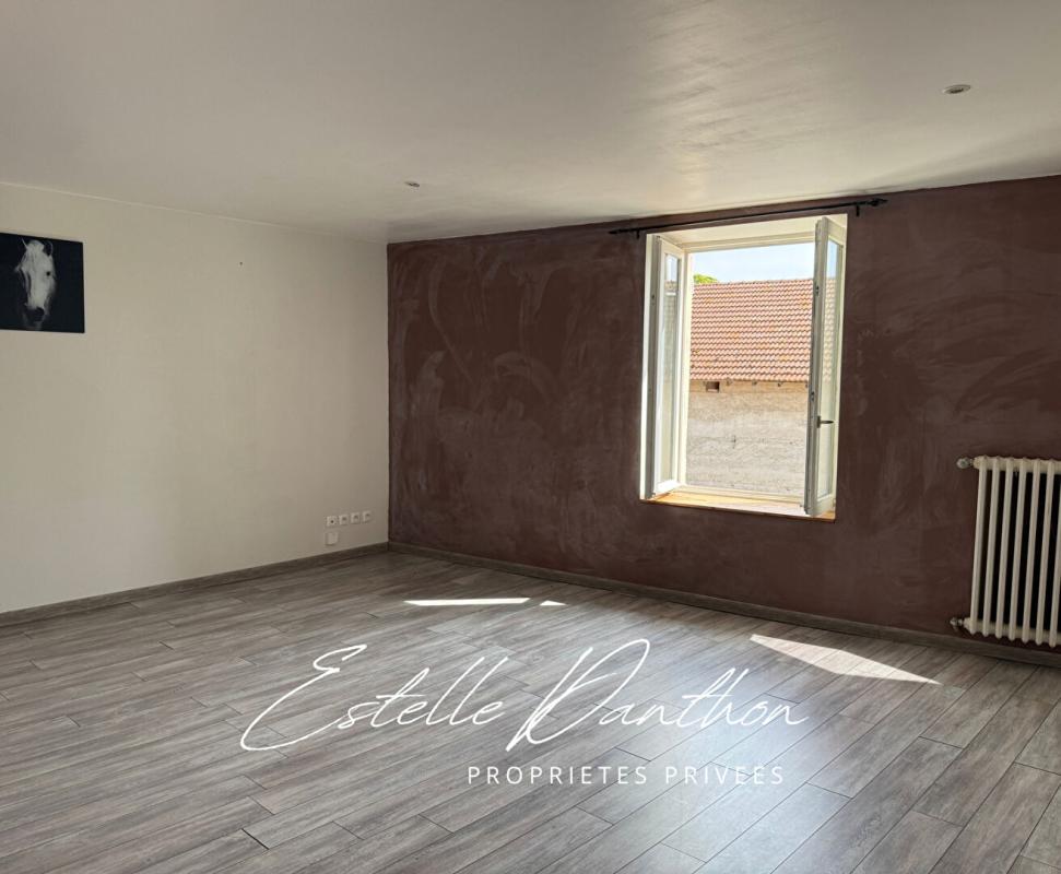 PAJAY Maison avec appartement et grande dépendance aménageable 6