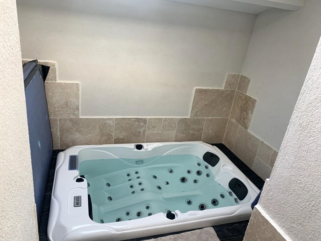 LE ROVE Maison de 210 m2 sur terrain de 900 m2 11