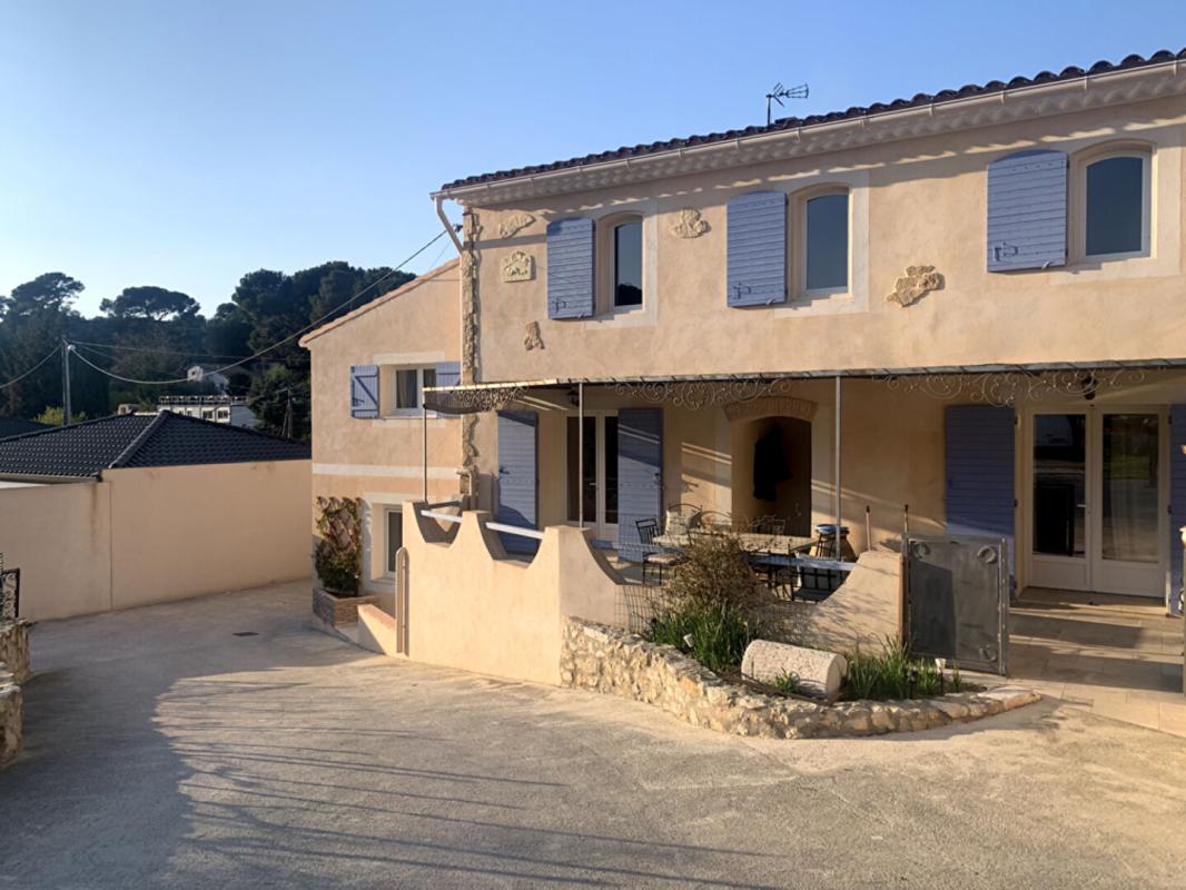 LE ROVE Maison de 210 m2 sur terrain de 900 m2 12