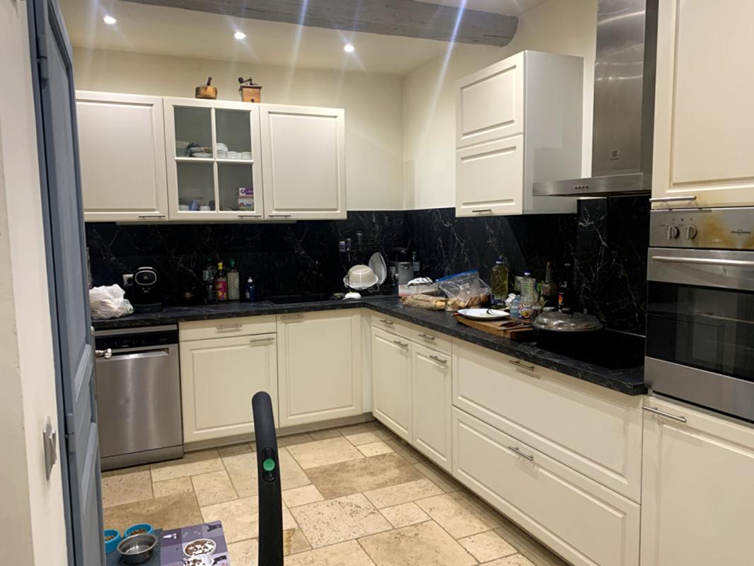 LE ROVE Maison de 210 m2 sur terrain de 900 m2 9