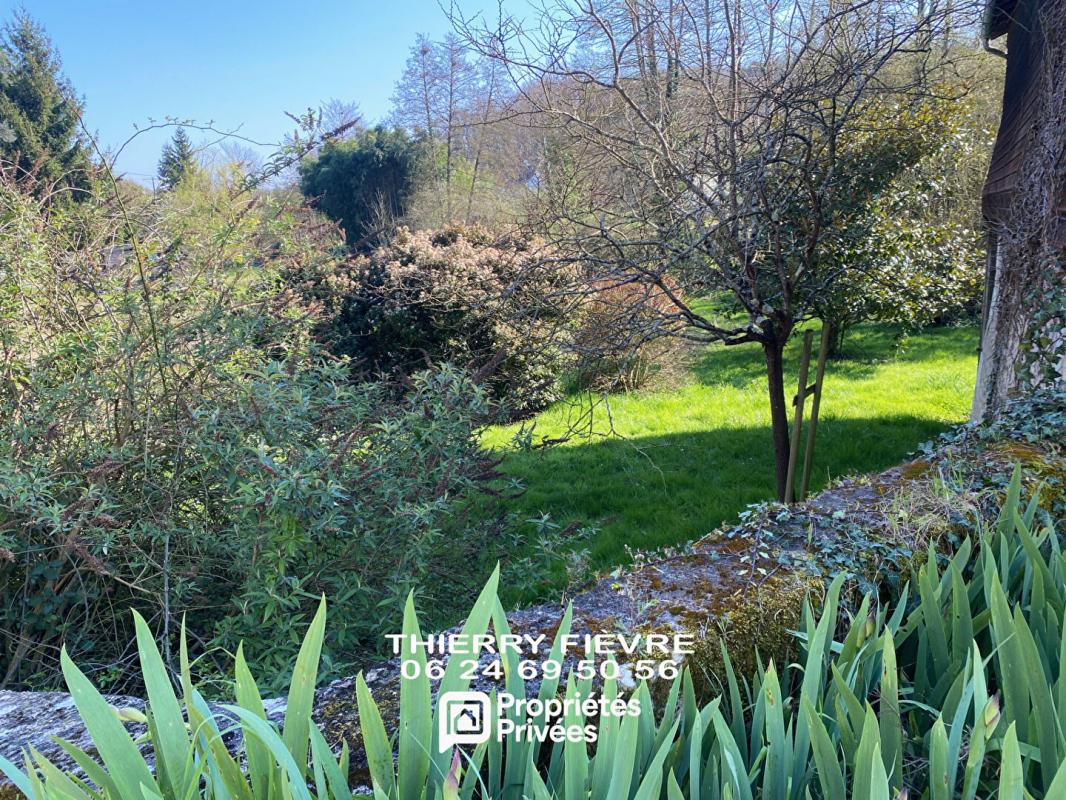 VILLAINES-LES-ROCHERS Villaines Les Rochers  - 37190 - Ensemble immobilier comprenant MAISON D'HABITATION (2 chambres), ESPACES TROGLODYTIQUES, HANGAR , TERRAIN arboré et BOIS 17