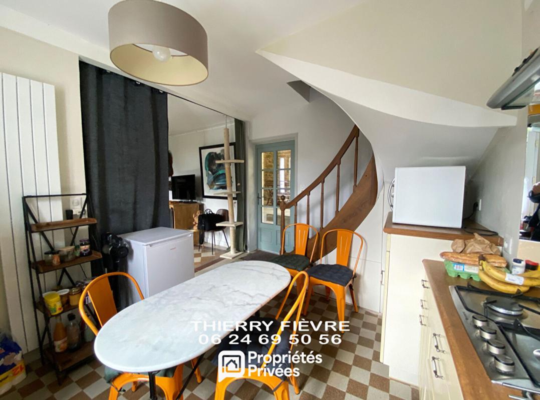 VILLAINES-LES-ROCHERS Villaines Les Rochers  - 37190 - Ensemble immobilier comprenant MAISON D'HABITATION (2 chambres), ESPACES TROGLODYTIQUES, HANGAR , TERRAIN arboré et BOIS 6