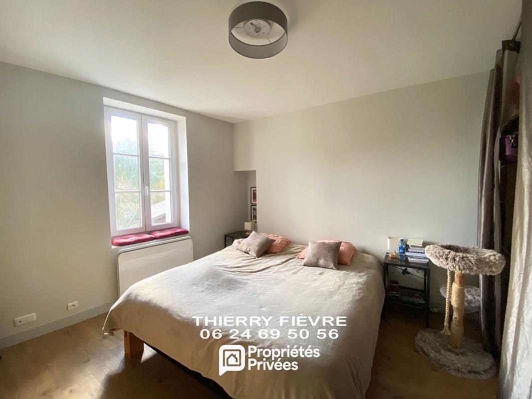 VILLAINES-LES-ROCHERS Villaines Les Rochers  - 37190 - Ensemble immobilier comprenant MAISON D'HABITATION (2 chambres), ESPACES TROGLODYTIQUES, HANGAR , TERRAIN arboré et BOIS 7