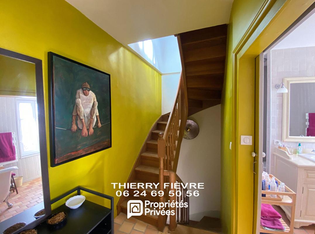 VILLAINES-LES-ROCHERS Villaines Les Rochers  - 37190 - Ensemble immobilier comprenant MAISON D'HABITATION (2 chambres), ESPACES TROGLODYTIQUES, HANGAR , TERRAIN arboré et BOIS 9