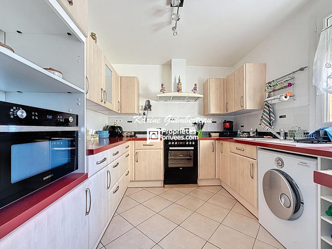 BROSSAC Maison avec vue 3 chambres, garages, jardin 12