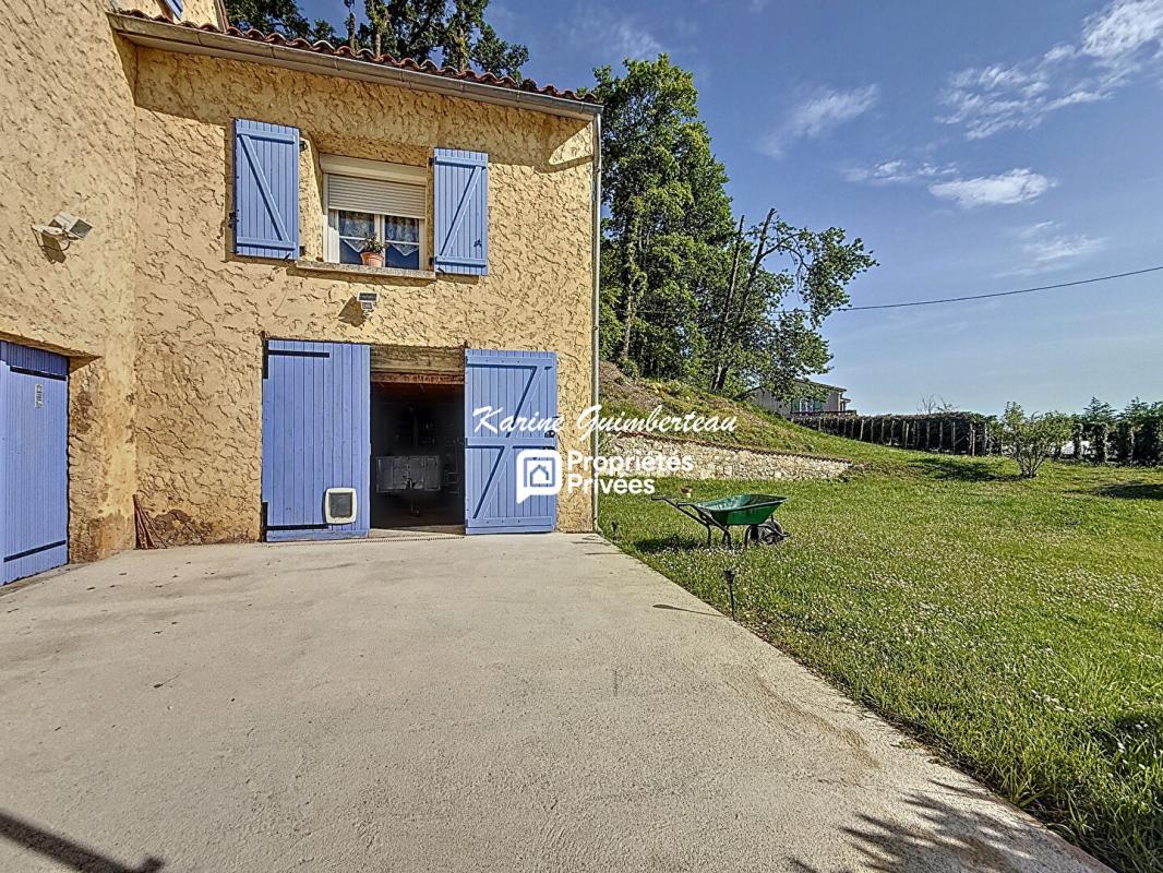 BROSSAC Maison avec vue 3 chambres, garages, jardin 17