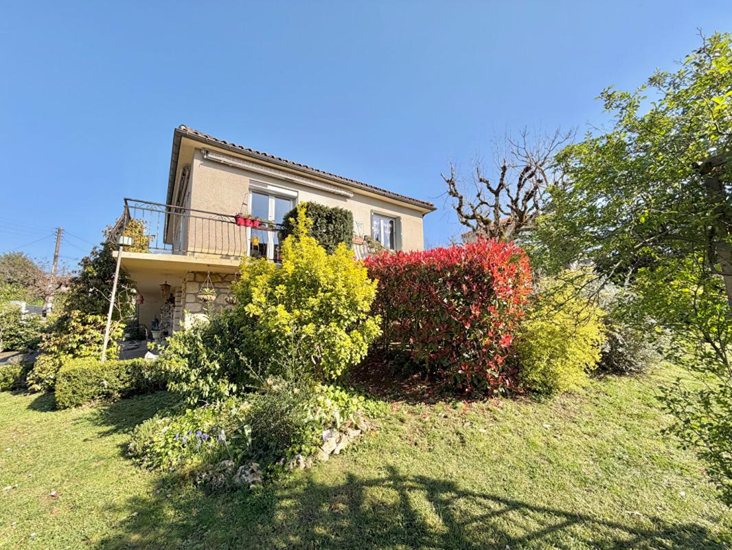 LUZECH Luzech Maison 3 chambres sur près de 1000 m² de terrain 4