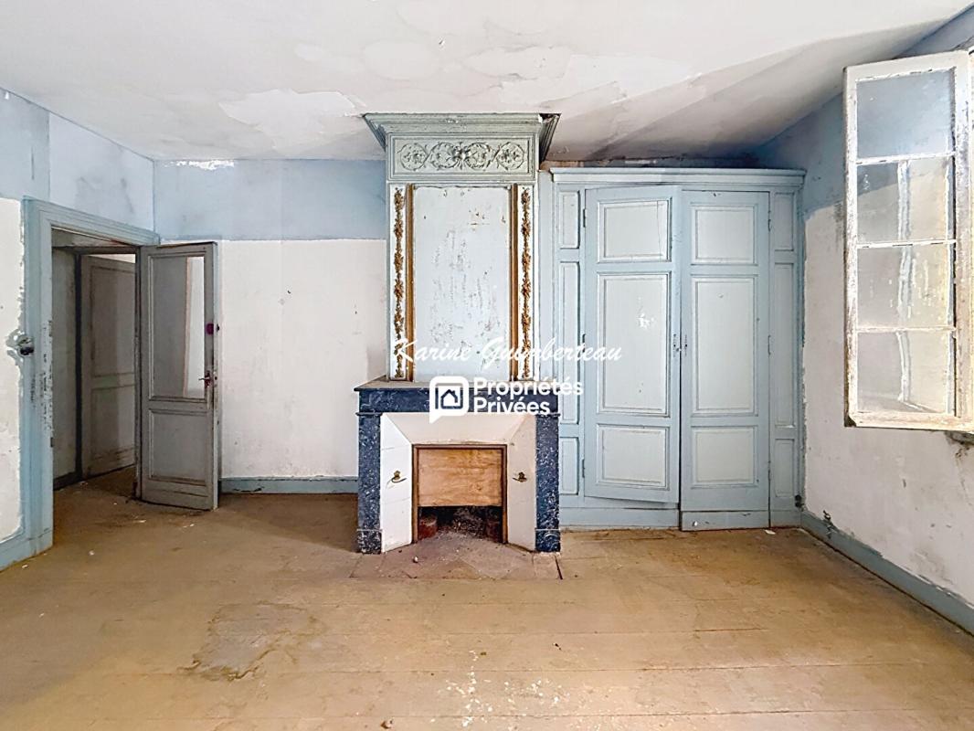 SAINT-EMILION Demeure majestueuse en pierre, avec jardin à rénover 12