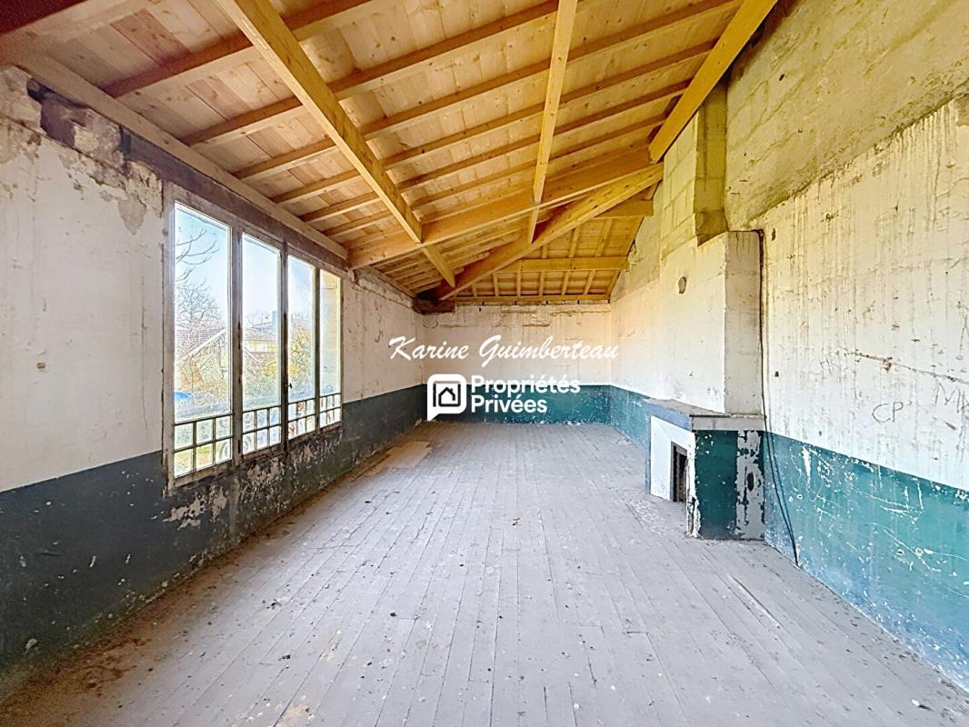 SAINT-EMILION Demeure majestueuse en pierre, avec jardin à rénover 5