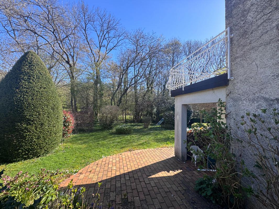 CHATEL-SAINT-GERMAIN Maison familiale au calme, à deux pas des écoles, avec jardin et terrasse à Châtel 17