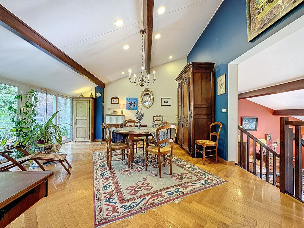 CHATEL-SAINT-GERMAIN Maison familiale au calme, à deux pas des écoles, avec jardin et terrasse à Châtel 5