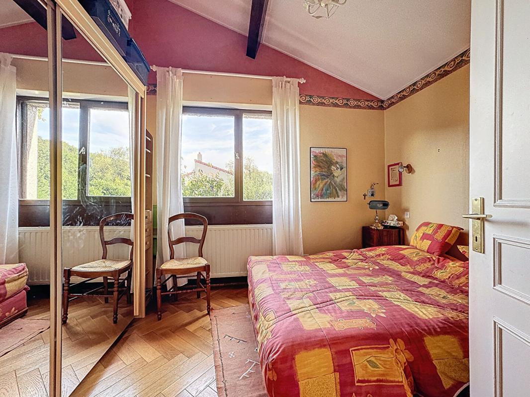 CHATEL-SAINT-GERMAIN Maison familiale au calme, à deux pas des écoles, avec jardin et terrasse à Châtel 8