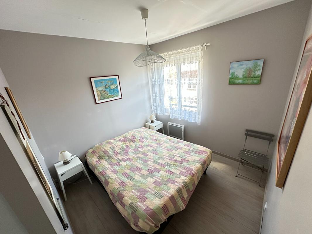 SAINT-GEORGES-DE-DIDONNE A saisir rapidement Maison 3 chambres très proche centre ville en parfait état 10