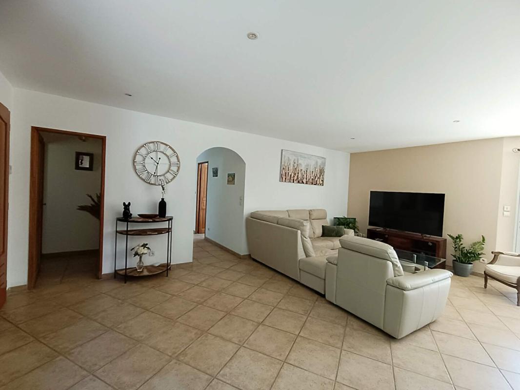 FONTVIEILLE Villa Fontvieille 6 pièce(s) 125 m2 Belle parcelle et Piscine 11