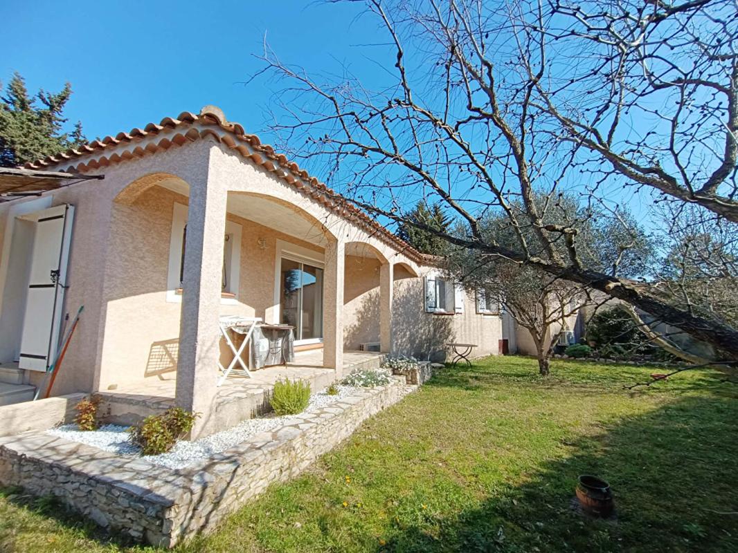 FONTVIEILLE Villa Fontvieille 6 pièce(s) 125 m2 Belle parcelle et Piscine 17