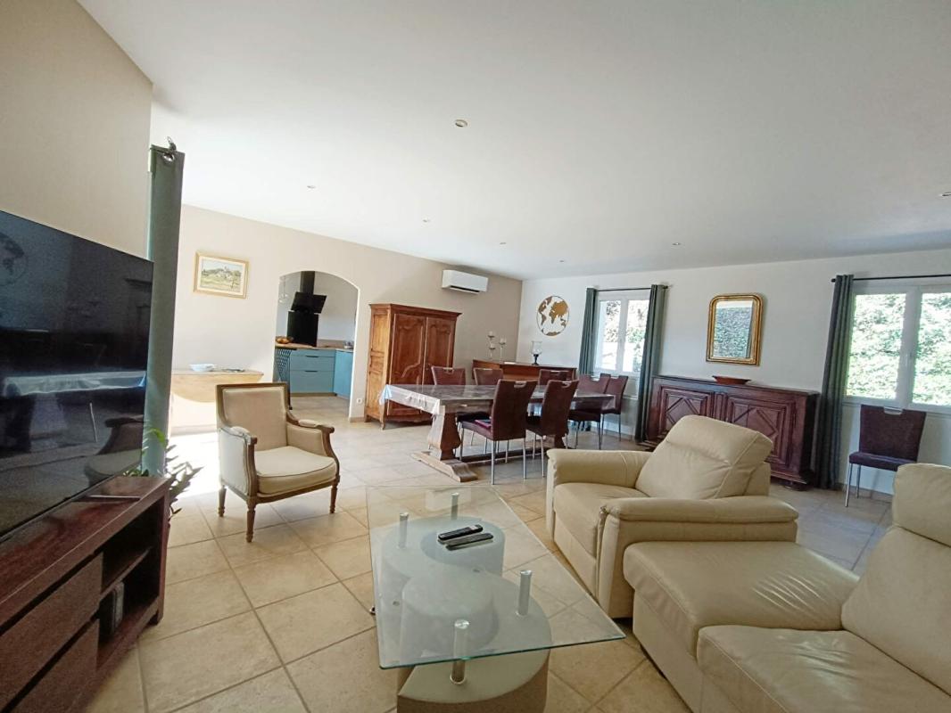 FONTVIEILLE Villa Fontvieille 6 pièce(s) 125 m2 Belle parcelle et Piscine 9