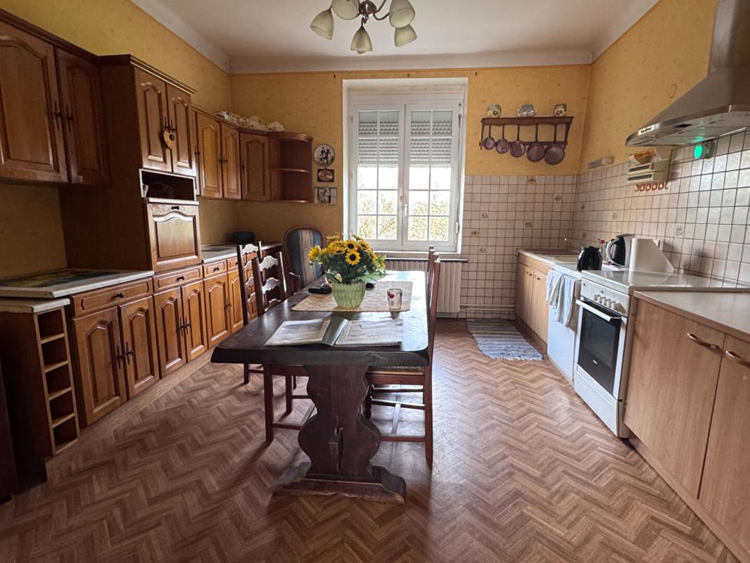 AUMETZ Maison familiale avec fort potentiel ? 3 chambres ? Jardin clos ? Double garage 2