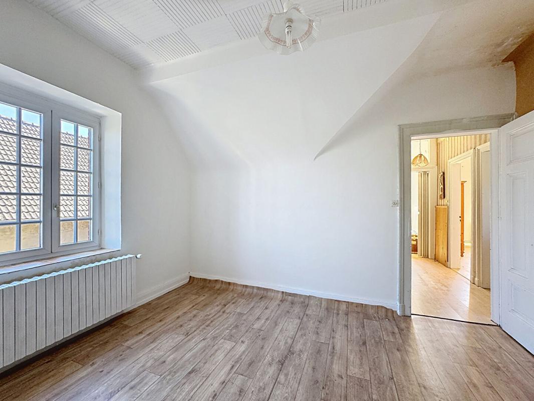 AUMETZ Maison familiale avec fort potentiel - 3 chambres - Jardin clos - Double garage 8