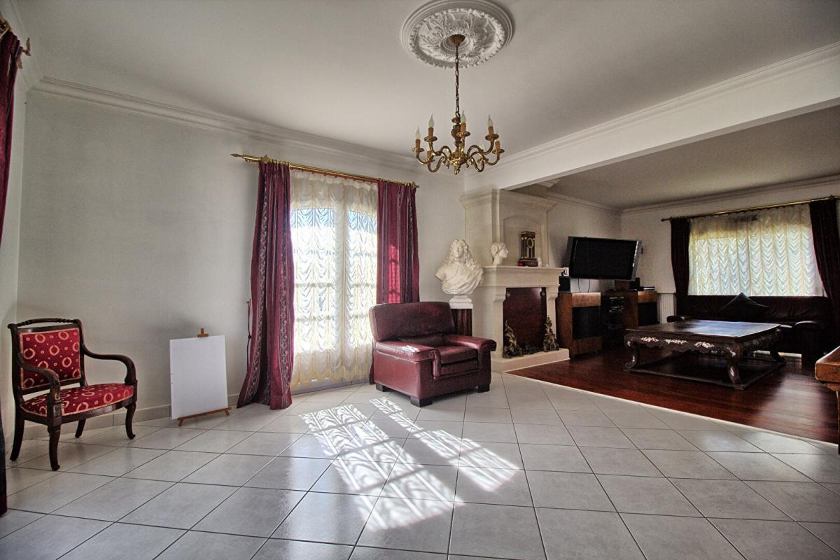 SAINT-SYLVAIN-D'ANJOU Maison Saint Sylvain D'Anjou 6 chambres 10