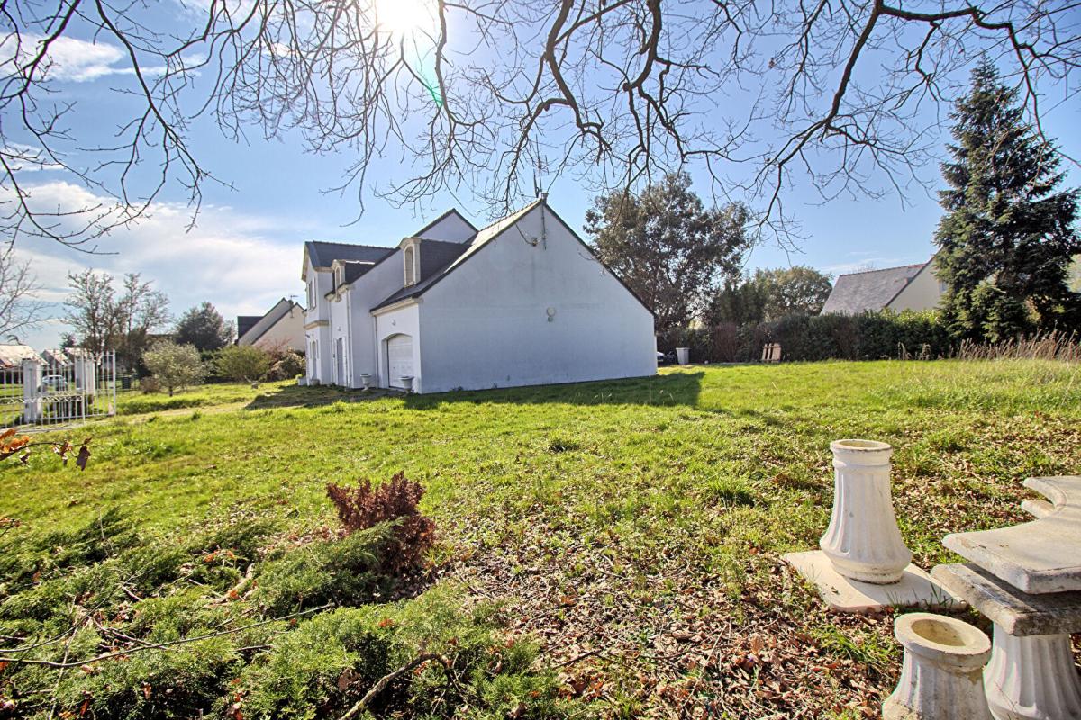 SAINT-SYLVAIN-D'ANJOU Maison Saint Sylvain D'Anjou 6 chambres 12