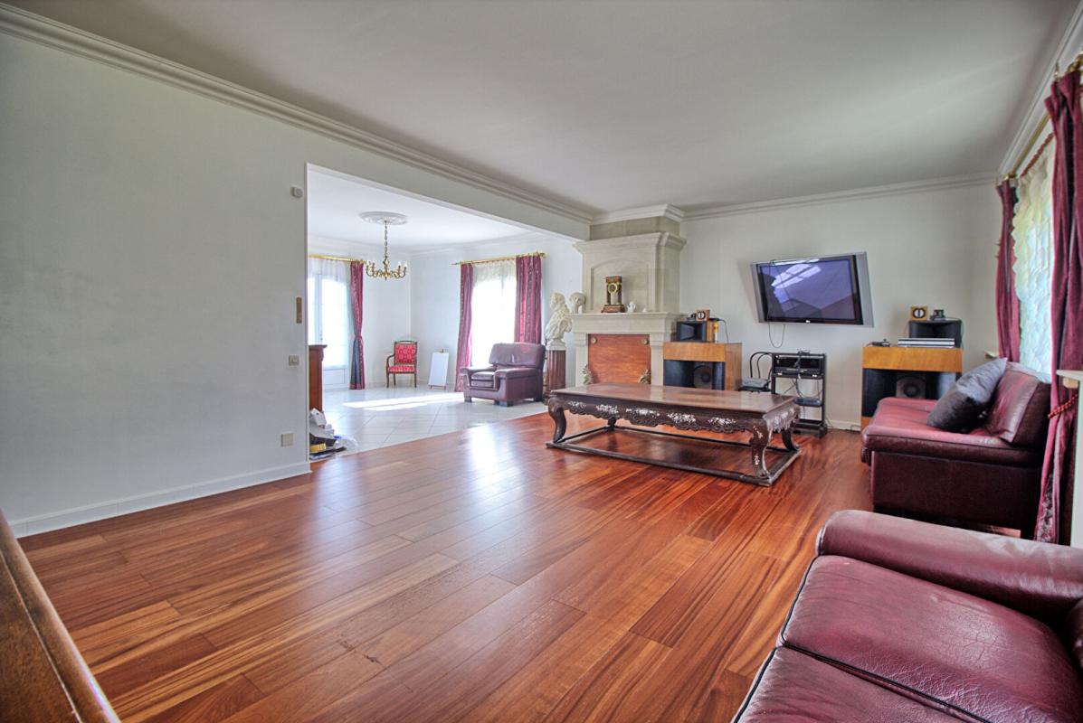 SAINT-SYLVAIN-D'ANJOU Maison Saint Sylvain D'Anjou 6 chambres 13