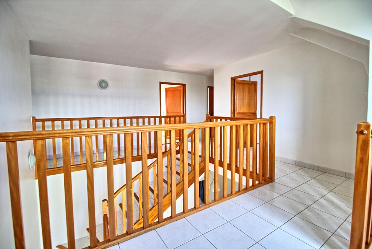 SAINT-SYLVAIN-D'ANJOU Maison Saint Sylvain D'Anjou 6 chambres 16