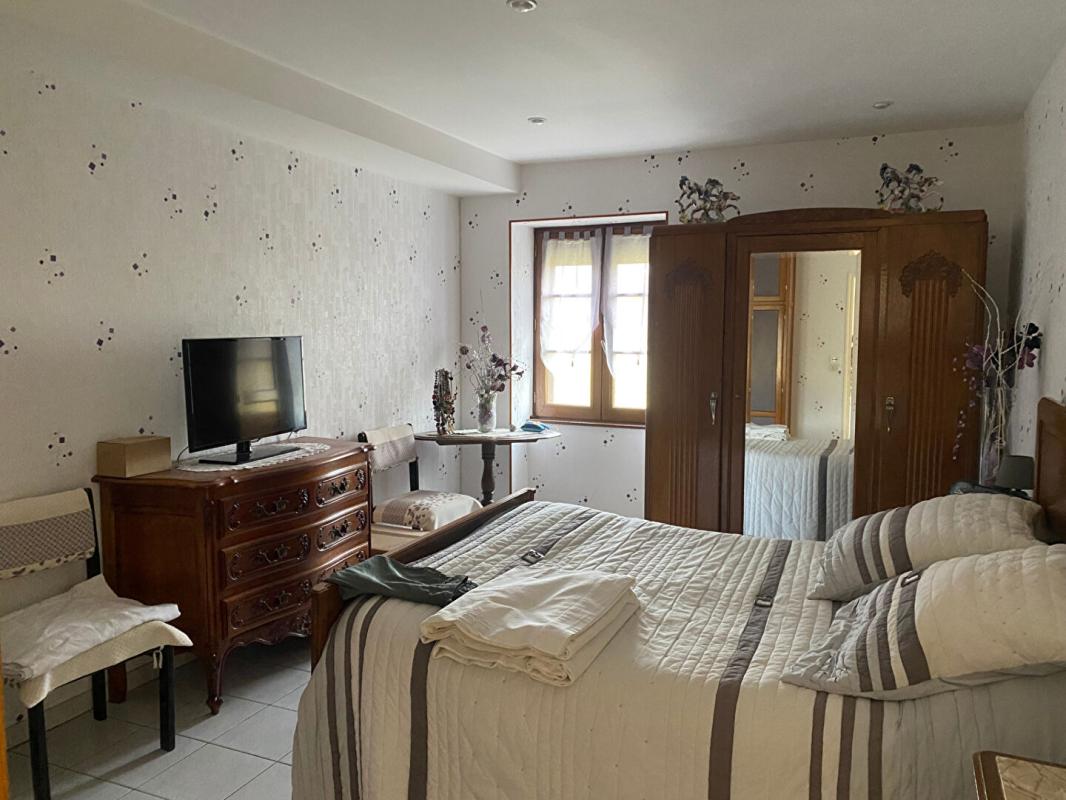 CHARNIZAY Corps de ferme Charnizay 8 pièce(s) 160 m2 8