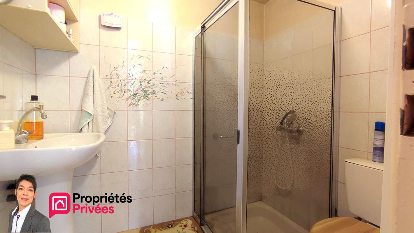 SEVELINGES SEVELINGES (42460) Maison à la campagne avec jardin, garage et dépendances 10