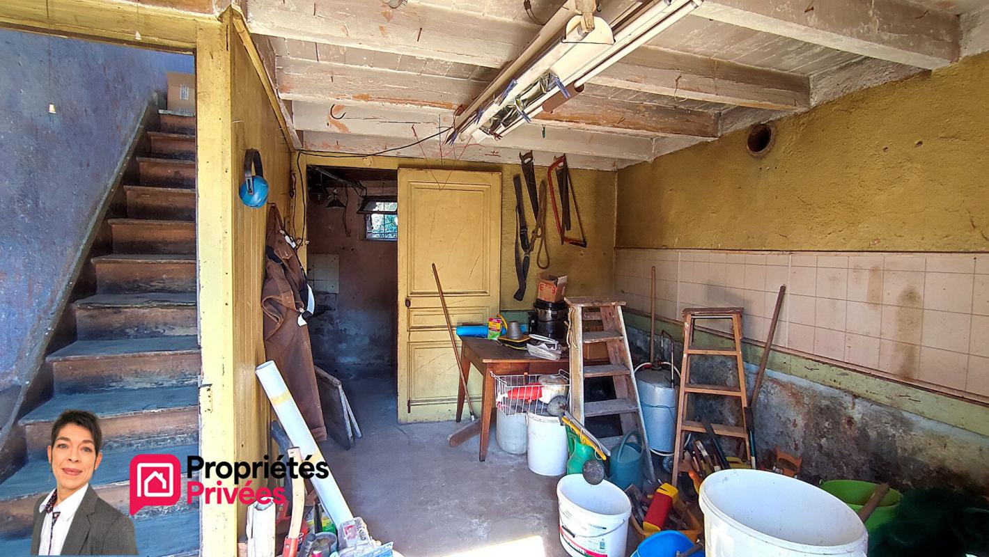 SEVELINGES SEVELINGES (42460) Maison à la campagne avec jardin, garage et dépendances 15