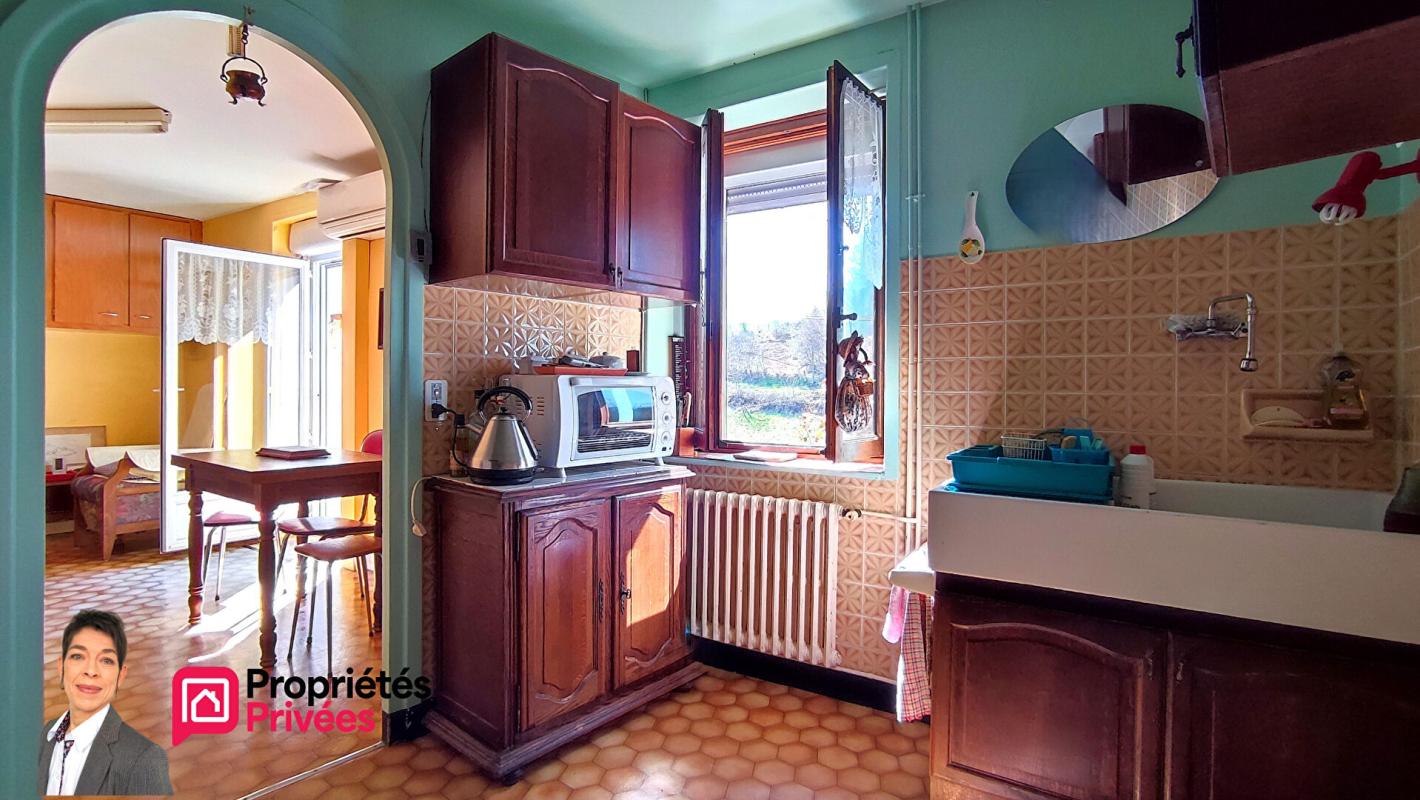 SEVELINGES SEVELINGES (42460) Maison à la campagne avec jardin, garage et dépendances 6