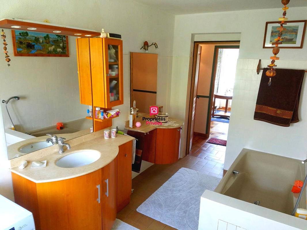 CLARENSAC Maison12 pièces 350 m² avec piscine à Clarensac 10