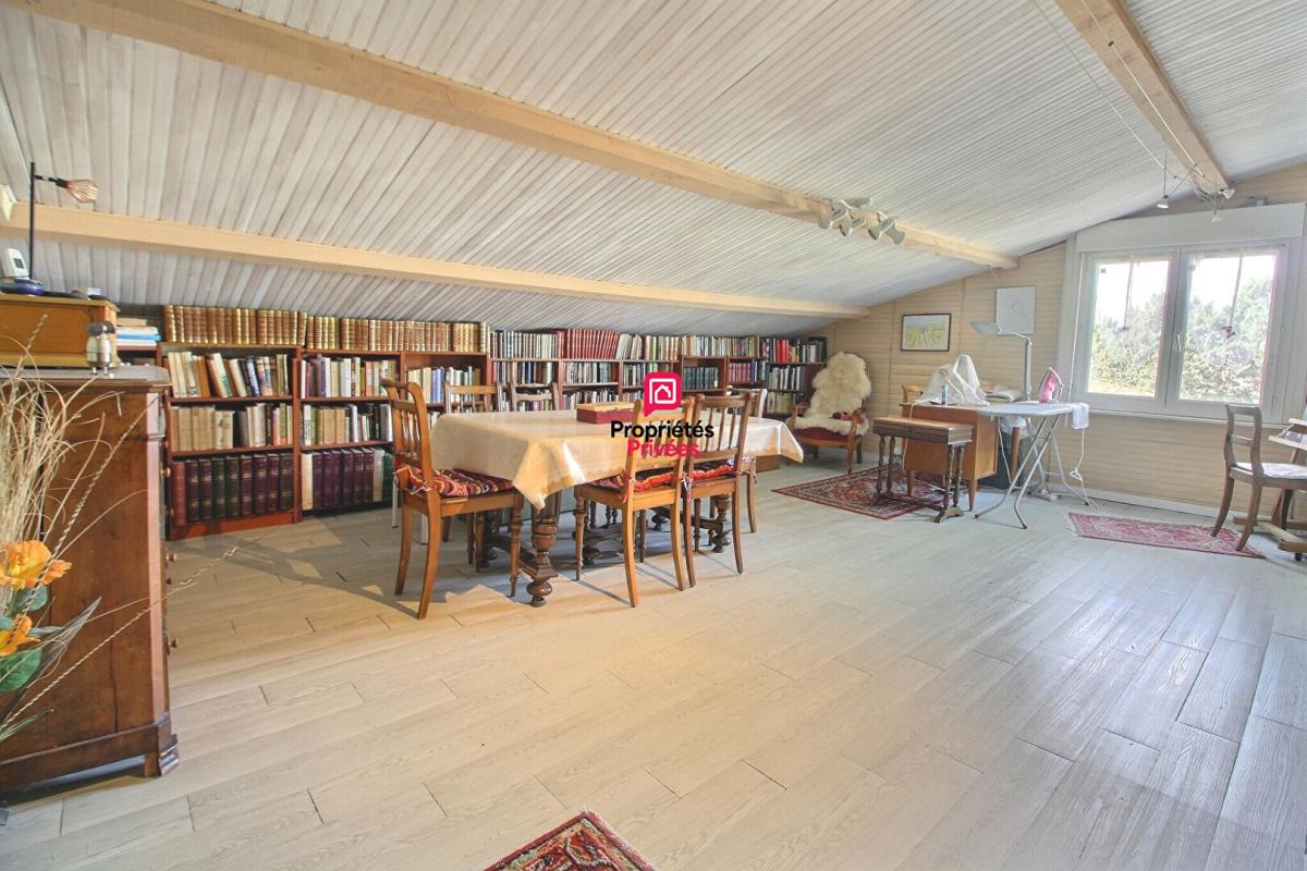 CLARENSAC Maison12 pièces 350 m² avec piscine à Clarensac 9