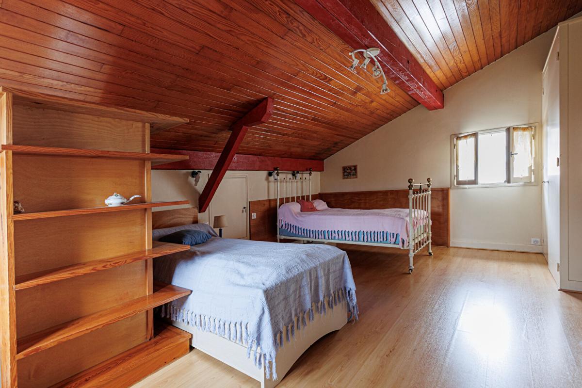 PEYREHORADE Maison d'architecte 6 chambres + appartement indépendant / Spa /Grand parc / Idéal Famille ou Investisseurs. Fort potentiel locatif 10