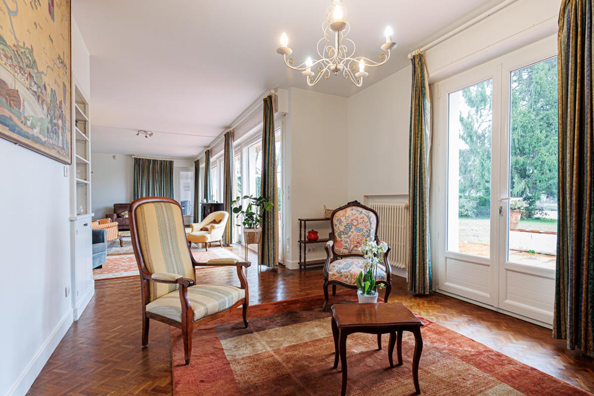 PEYREHORADE Maison d'architecte 6 chambres + appartement indépendant / Spa /Grand parc / Idéal Famille ou Investisseurs. Fort potentiel locatif 5