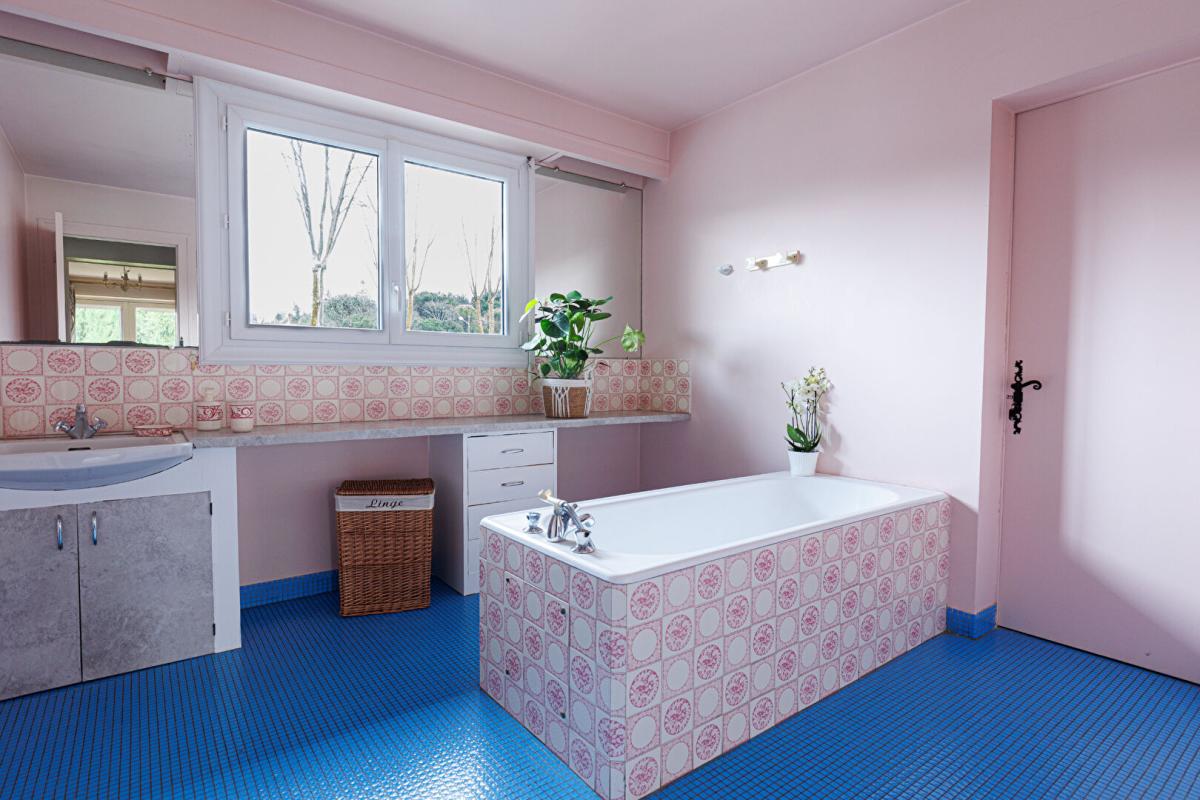 PEYREHORADE Maison d'architecte 6 chambres + appartement indépendant / Spa /Grand parc / Idéal Famille ou Investisseurs. Fort potentiel locatif 9